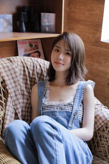 美女粉嫩小奶头无遮挡图片